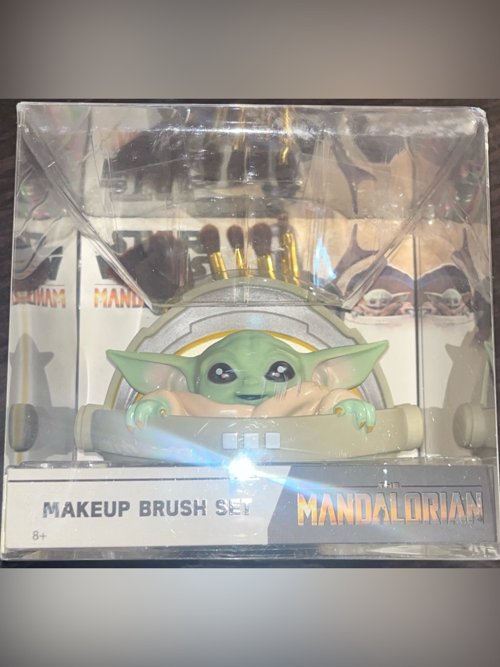 Loungefly The Mandalorian Grogu Makeup Brush Set in Green, Cream & Gold
